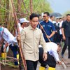 Di Kebun Tebu Jolondoro Banyuwangi, Gibran Janji Selesaikan Masalah Pertanian