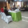 Kepo Sepasang Kekasih Ikut Nikah Massal