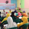 Ibu-Ibu PKK di Gresik Diberi Sosialisasi Ekonomi Kerakyatan