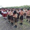 Ribuan Mangrove Ditanam dan Ratusan Kepiting Dilepas di TPI Romokalisari Surabaya