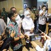 Hari Pertama Kerja, Wali Kota Surabaya Pantau Vaksinasi Lansia dan Screening Donor Plasma Konvalesen