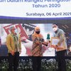 Konsisten Terapkan PHBS, Gubernur Jatim Beri Penghargaan Kepada Sejumlah Bupati dan Wali Kota