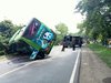 Ngebut, Bus Restu Terguling di Madiun