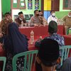 Warga Dusun Wudi Lamongan Datangi Balai Desa Protes Penggantian Guru Ngaji