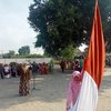 Upacara 17 Agustus, Siswa di SD ini Kenakan Pakaian Adat

 