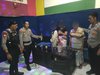 <strong>Polisi Sweeping Tempat Karaoke di Probolinggo yang Jual Miras saat Ramadan</strong>