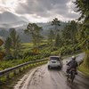 Tips Berkendara di Pegunungan Saat Cuaca Tak Menentu