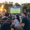 Kenapa Budaya Nobar Sepak Bola Terus Bertahan di Era Streaming?
