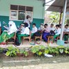 Atap Sekolah Rusak Diterpa Angin, Siswa Belajar di luar
