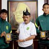 Kunjungi Balai Kota Surabaya, Dua Pemain Persebaya Berbagi Cerita