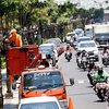 Kawasan Jalan Tunjungan Dipercantik Dengan Dekorasi Lampu PJU