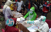 300 Pedagang dan Pengunjung di Pasar Mojokerto Jalani <em>Rapid Test On The Spot </em>Covid-19