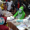 300 Pedagang dan Pengunjung di Pasar Mojokerto Jalani <em>Rapid Test On The Spot </em>Covid-19