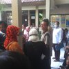 Emak-emak di Probolinggo Gruduk Kantor Disdikbud, Protes Soal Penerapan Sistem PPDB