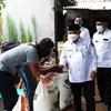 Bupati Situbondo Turun Langsung Salurkan Bantuan Pupuk Gratis Kepada 24.563 Petani