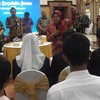 300 Anak Putus Sekolah Magang di Perusahaan, Risma Sujud Syukur