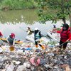 Peringati Hari Kemerdekaan, PPKS Temukan Fakta Gunungan Sampah di Sungai Surabaya-Gresik
