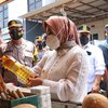Ning Ita Sidak Bahan Pangan, Satgas Pangan Temukan Minyak Goreng Mahal dan Langka