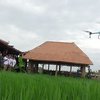 Bangun Ekonomi Kreatif Milenial Sidoarjo Turut Kembangkan Drone untuk Pemupukan Padi