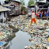 Fenomena Tumpukan Sampah Plastik dan Popok Bayi di Sungai Kalianak