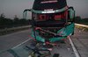 Diduga Sopir Mengantuk, Bus Pariwisata Asal Jawa Tengah Terlibat Kecelakaan di Tol Mojokerto