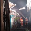 Rumah Kuno di Kawasan Kapasan Dalam Terbakar
