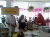 Risma Suguhkan Lontong Balap dan Pecel Semanggi dalam <em>Open House</em>