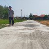 Air Asin Jadi Penyebab Kerusakan Proyek Jalan Rabat Beton di Jrengik Sampang