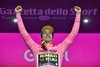 Roglic Rebut <em>Maglia Rosa</em> Hari Pertama Giro d'Italia