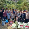 Polres Aceh Tengah dan Brimob Distribusikan Bantuan ke Desa Terpencil di Kecamatan Linge