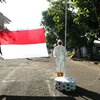 Pakai APD Lengkap, Relawan Surabaya Memanggil Gelar Upacara Kemerdekaan di HAH