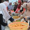 Humanity Food Truck Berikan Makan Istimewa untuk Peziarah Makam Gus Solah dan Santri Tebuireng