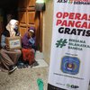 Operasi Pangan Gratis untuk Warga Rentan Miskin Di Surabaya