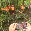 Ayah, Ibu dan Balitanya Meninggal Akibat Tanah Longsor di Jalur Alternatif Pacet - Cangar