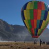 Serunya Naik Balon Udara di Atas Gunung Bromo