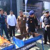 Bea Cukai Probolinggo Bakar Jutaan Batang Rokok Ilegal
