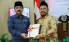 Menteri ATR/BPN Serahkan Sertifikat Wakaf NU dan Muhammadiyah di Gresik