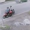 Bandit Jalanan di Mojokerto Jambret Kalung Bos Cuci Mobil, Ini Wajah Pelaku yang Terekam CCTV
