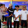 Dengar Aspirasi Nelayan, Kapolres Gresik Salurkan Bantuan Keselamatan Laut