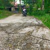 Jalan Rabat Beton Rp191 Juta di Sampang Rusak dalam 5 Bulan, Pemdes Mambulu Barat Siap Perbaiki