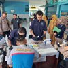 Jelang Nataru, Sopir Bus di Mojokerto Jalani Tes Urine dan Pemeriksaan Medis