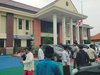Warga Ketapang Daya Kawal Sidang di PN Sampang, Desak Hakim Jatuhkan Hukuman Maksimal