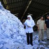 Khofifah: Perlu Dipikir Bersama Penggunaan Kertas Bekas untuk Industri