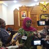 Khofifah Banjir Kritik Terkait Bau Sampah di GBT