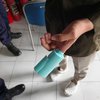 Mahasiswa asal Palembang Viral Usai Jari Tersangkut Botol Sabun, Ditolong Damkarmat Jember