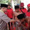 Lestarikan Warisan Leluhur, Bupati Situbondo Beri Hadiah Generasi Millenial Ikut Bermain Ojung