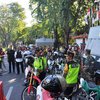 Polisi dan TNI Pantau Pergerakan Massa di KPU Surabaya