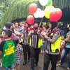 Libur Natal, Polwan Bagi-bagi Balon di KBS