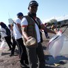 Bersihkan Laut Surabaya dari Sampah Berbahaya