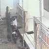 Terekam CCTV, Maling Motor Beraksi Santai di Masjid Probolinggo saat Korban Tertidur